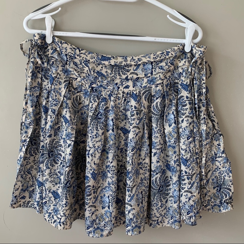 Adorable NWT H&M pleated skirt